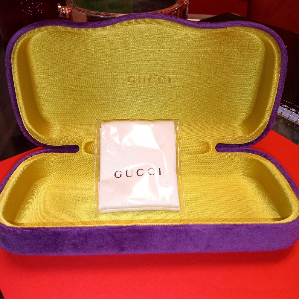 GUCCI PURPLE VELVET SUNGLASSES CASE WITH CLEANING CLOTH NO SUNGLASSES